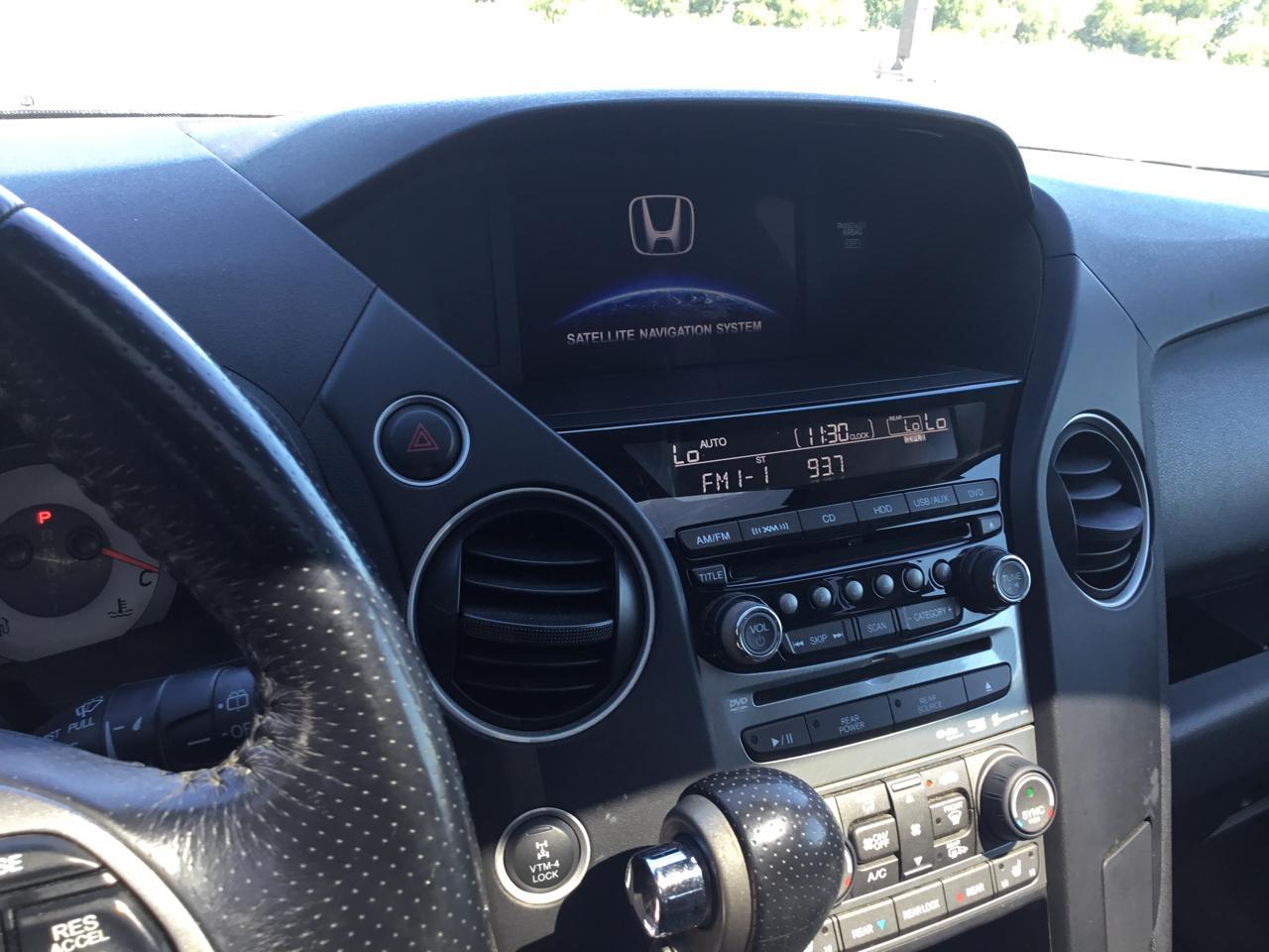 Honda Pilot 4WD 4dr Touring w/RES & Navi 2012