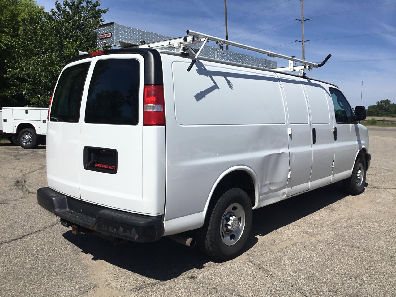 Chevrolet Express Cargo Van RWD 3500 155" 2019