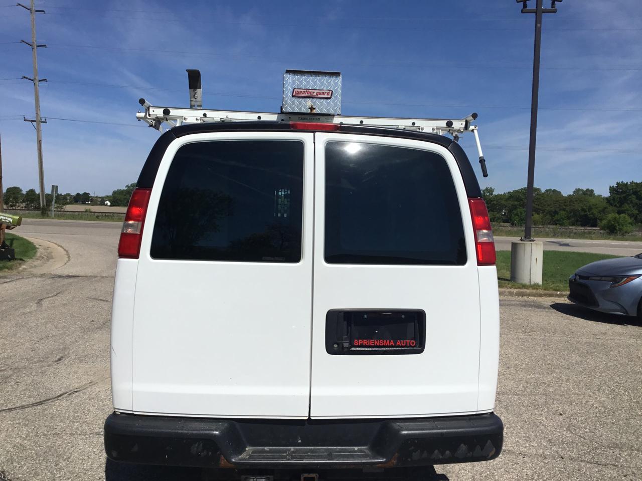 Chevrolet Express Cargo Van RWD 3500 155" 2019