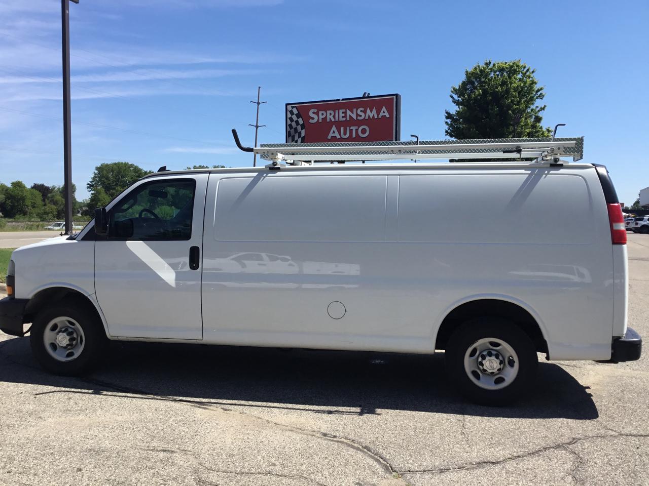Chevrolet Express Cargo Van RWD 3500 155" 2019