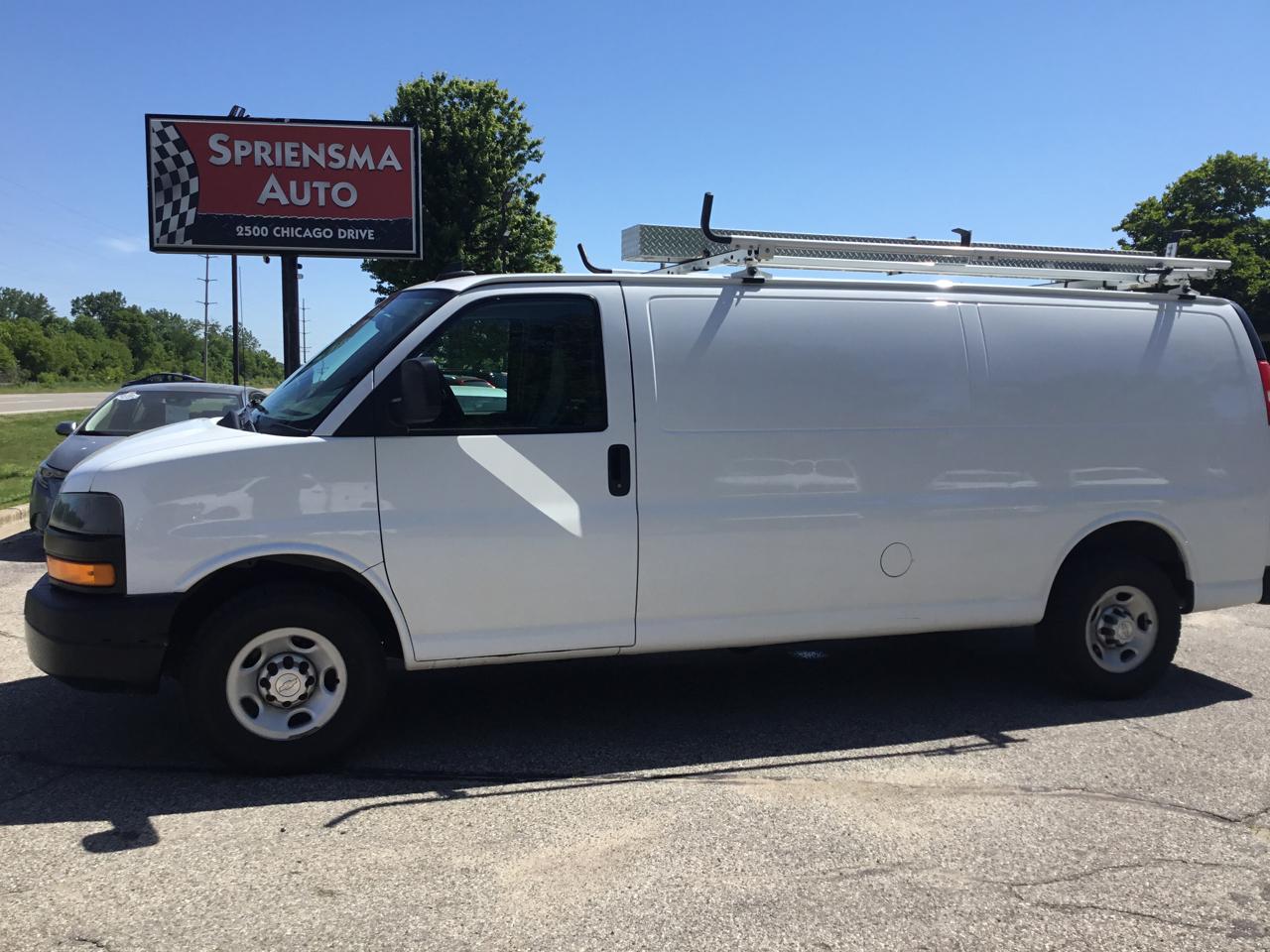 Chevrolet Express Cargo Van RWD 3500 155" 2019