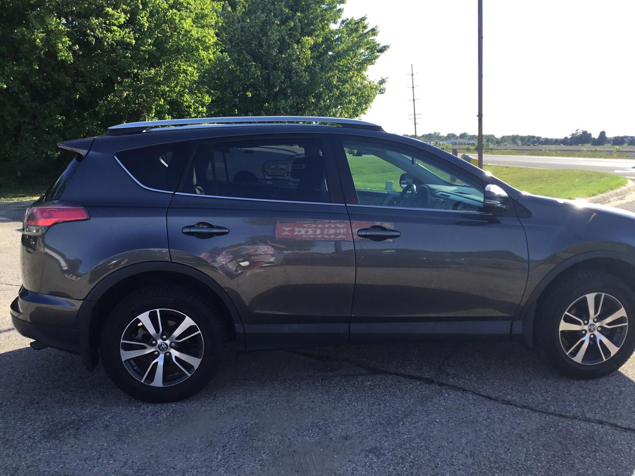 Toyota RAV4 AWD 4dr XLE (Natl) 2016