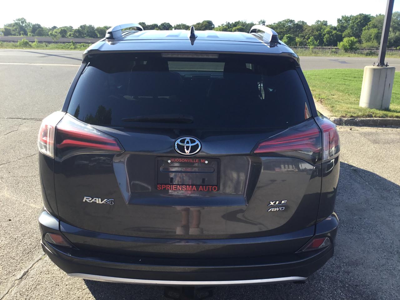 Toyota RAV4 AWD 4dr XLE (Natl) 2016