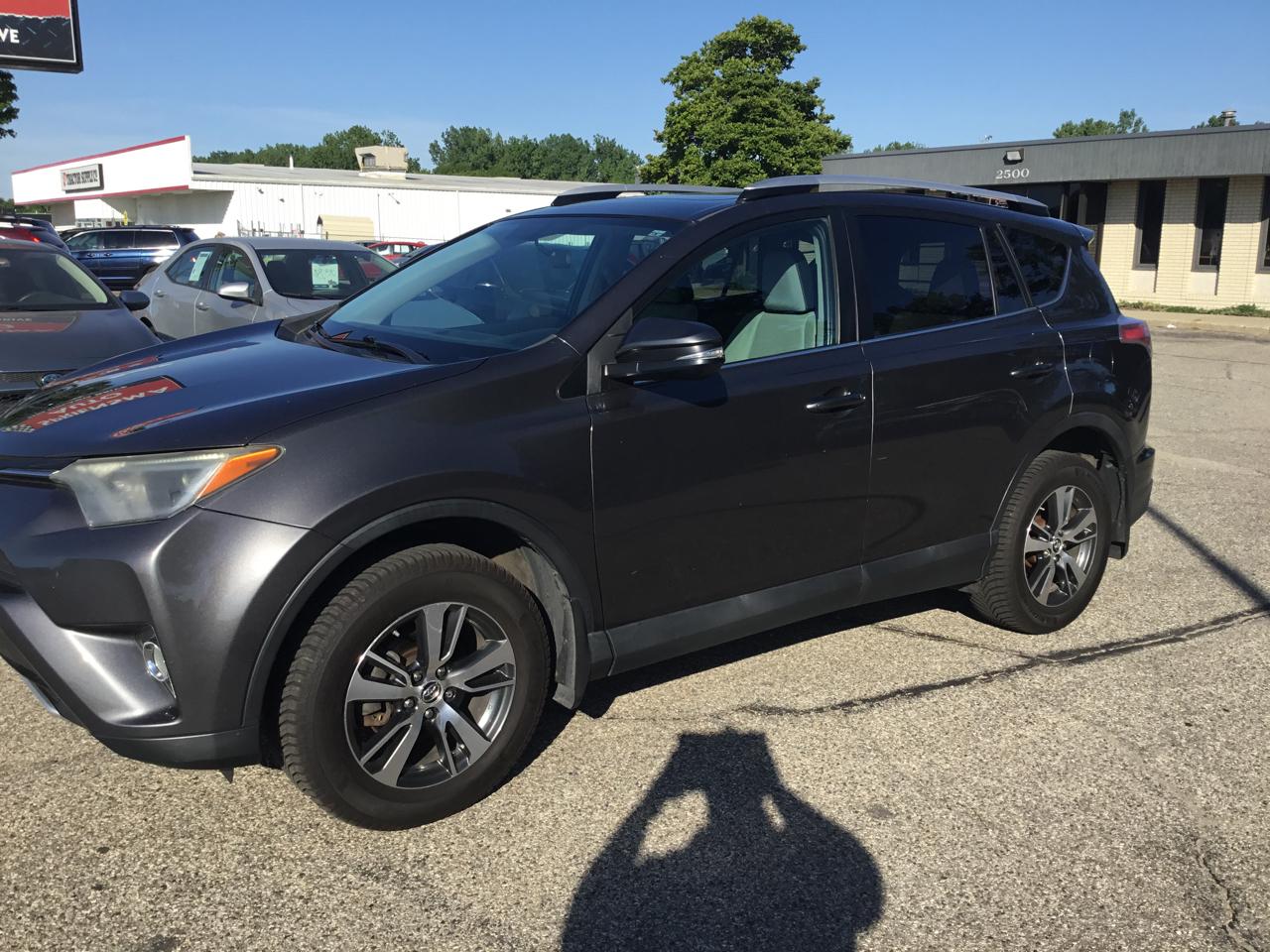 Toyota RAV4 AWD 4dr XLE (Natl) 2016
