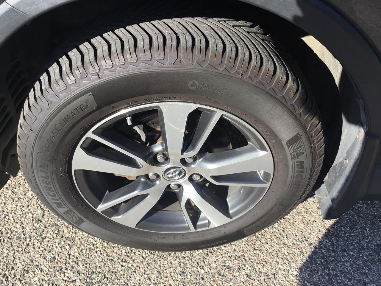 Toyota RAV4 AWD 4dr XLE (Natl) 2016