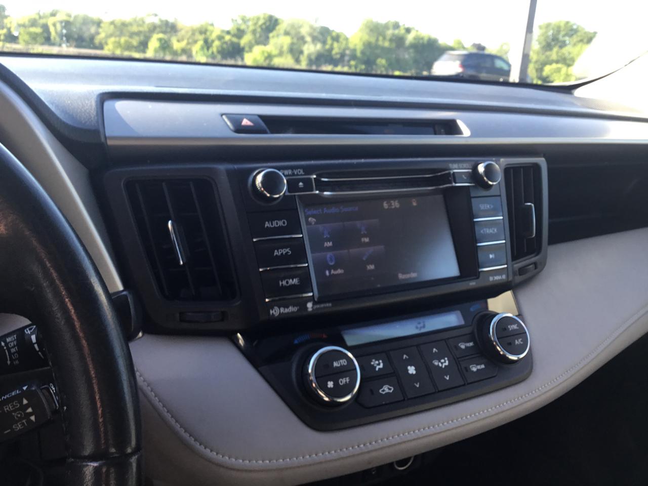 Toyota RAV4 AWD 4dr XLE (Natl) 2016