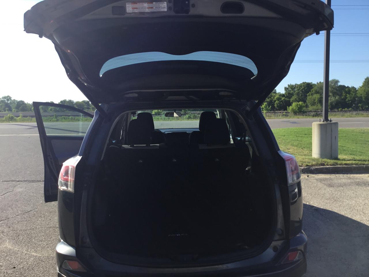 Toyota RAV4 AWD 4dr XLE (Natl) 2016