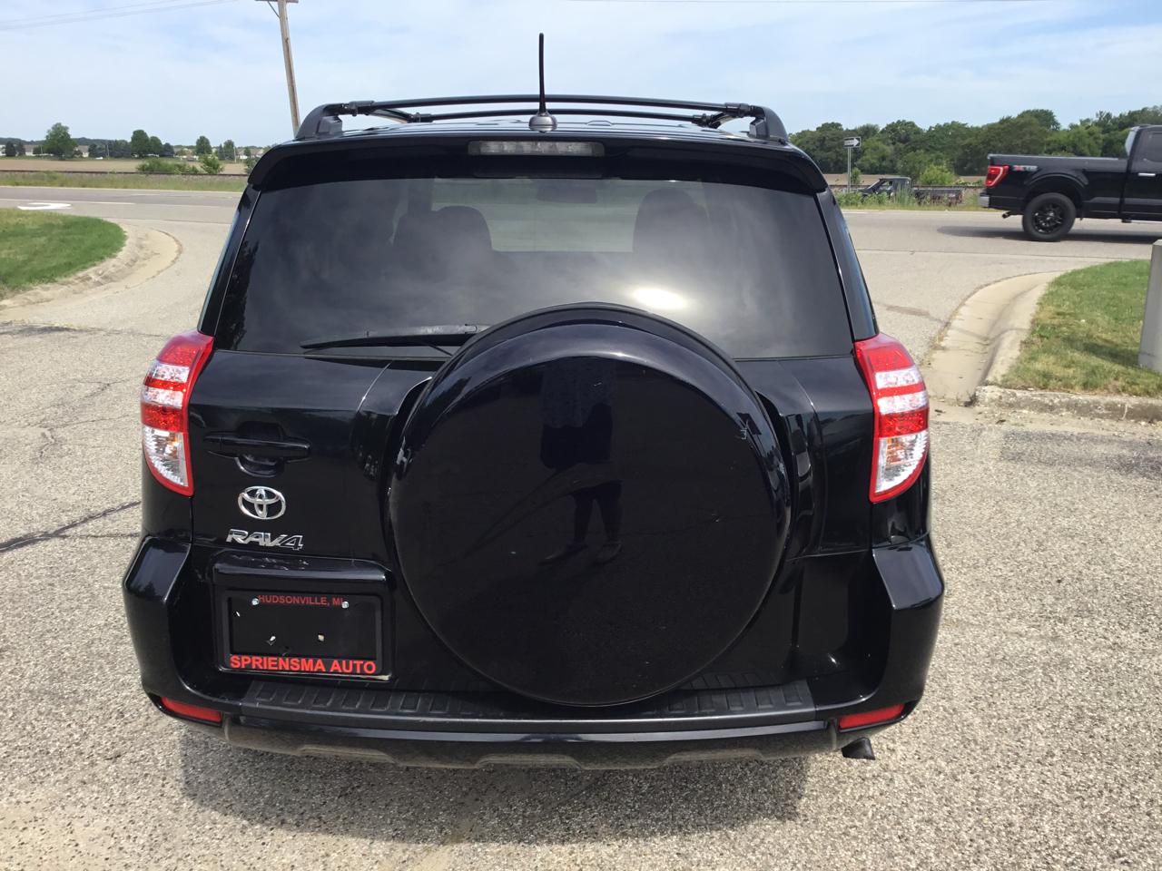Toyota RAV4 FWD 4dr I4 (Natl) 2012