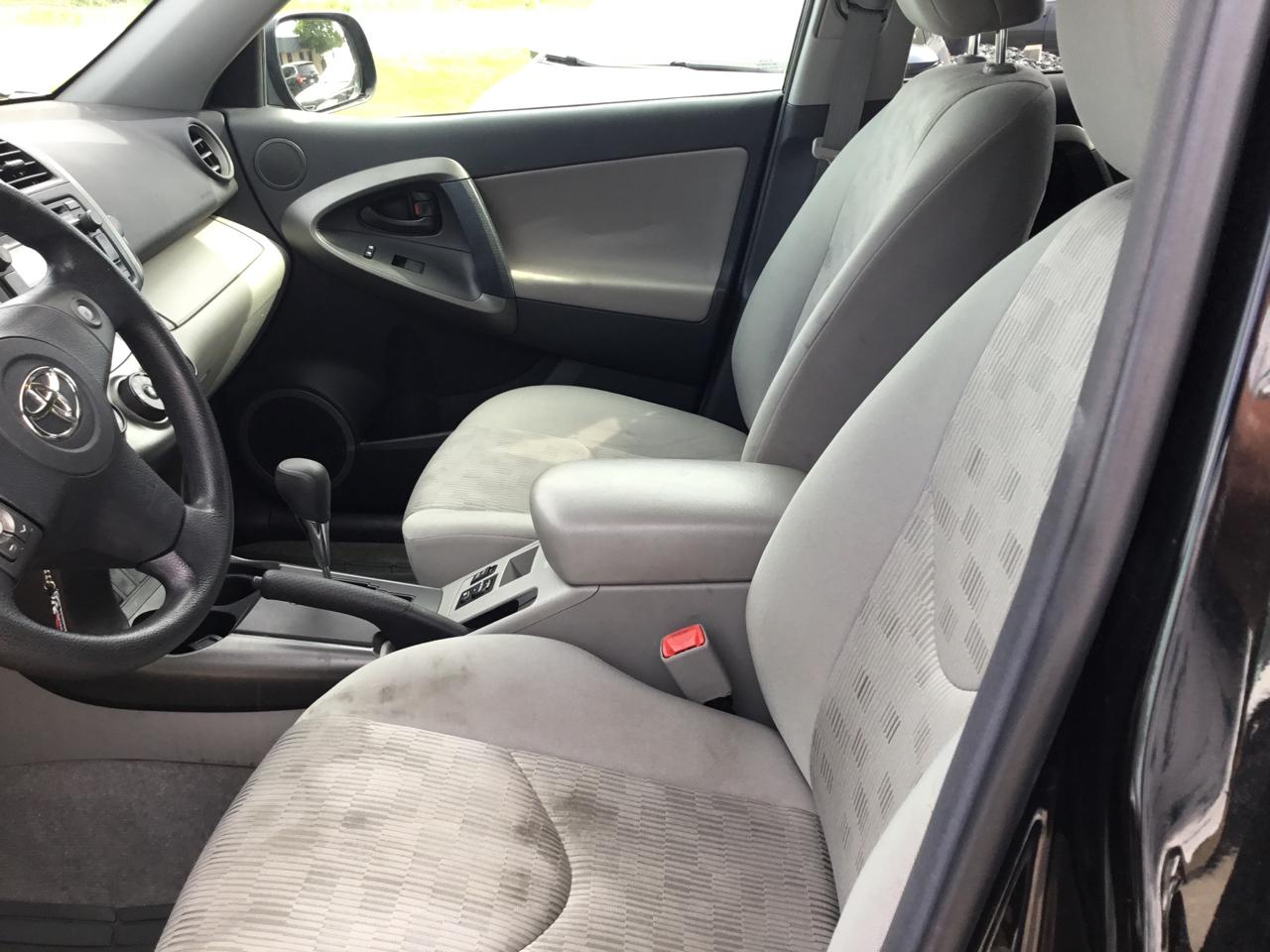 Toyota RAV4 FWD 4dr I4 (Natl) 2012