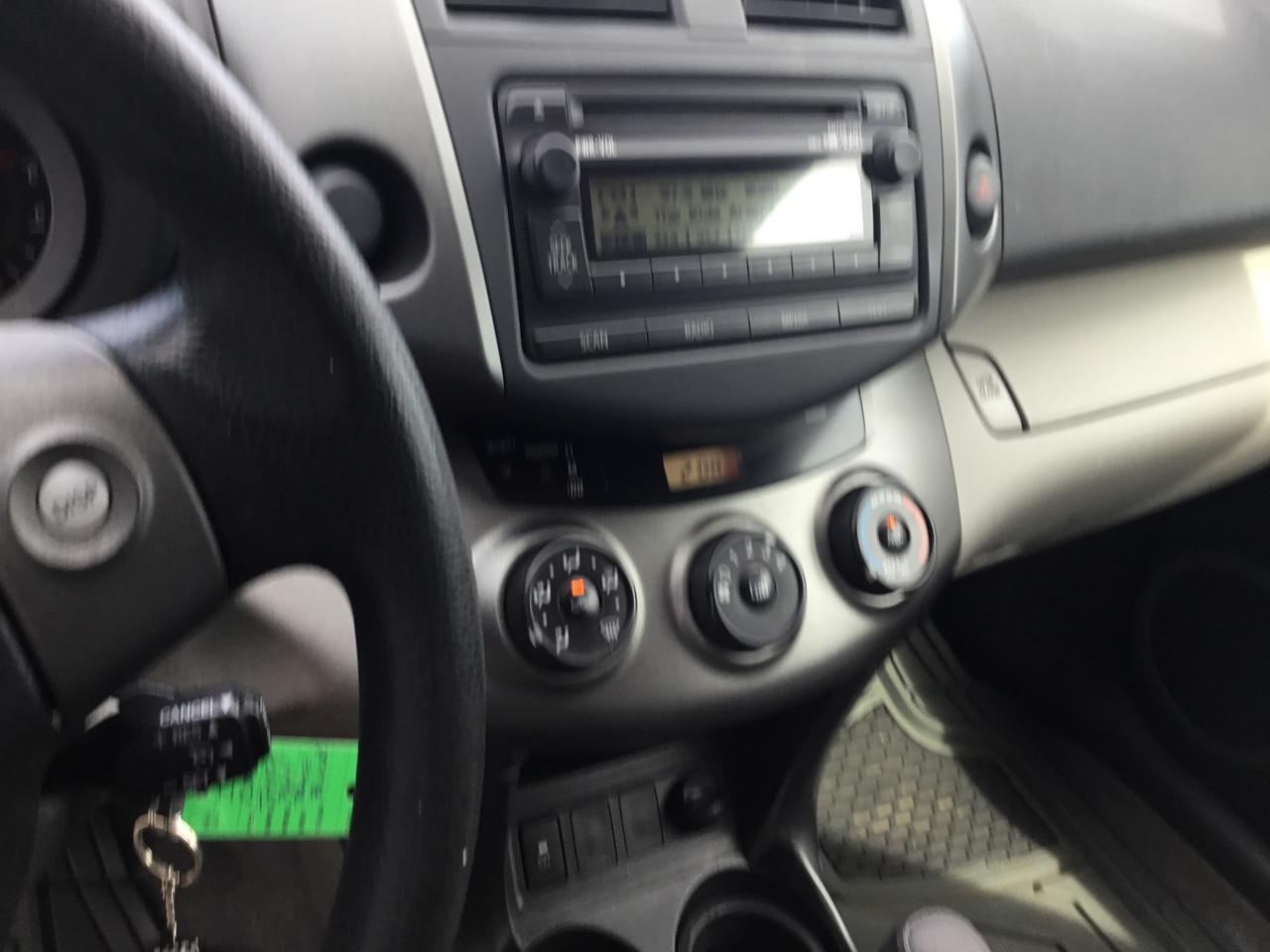 Toyota RAV4 FWD 4dr I4 (Natl) 2012