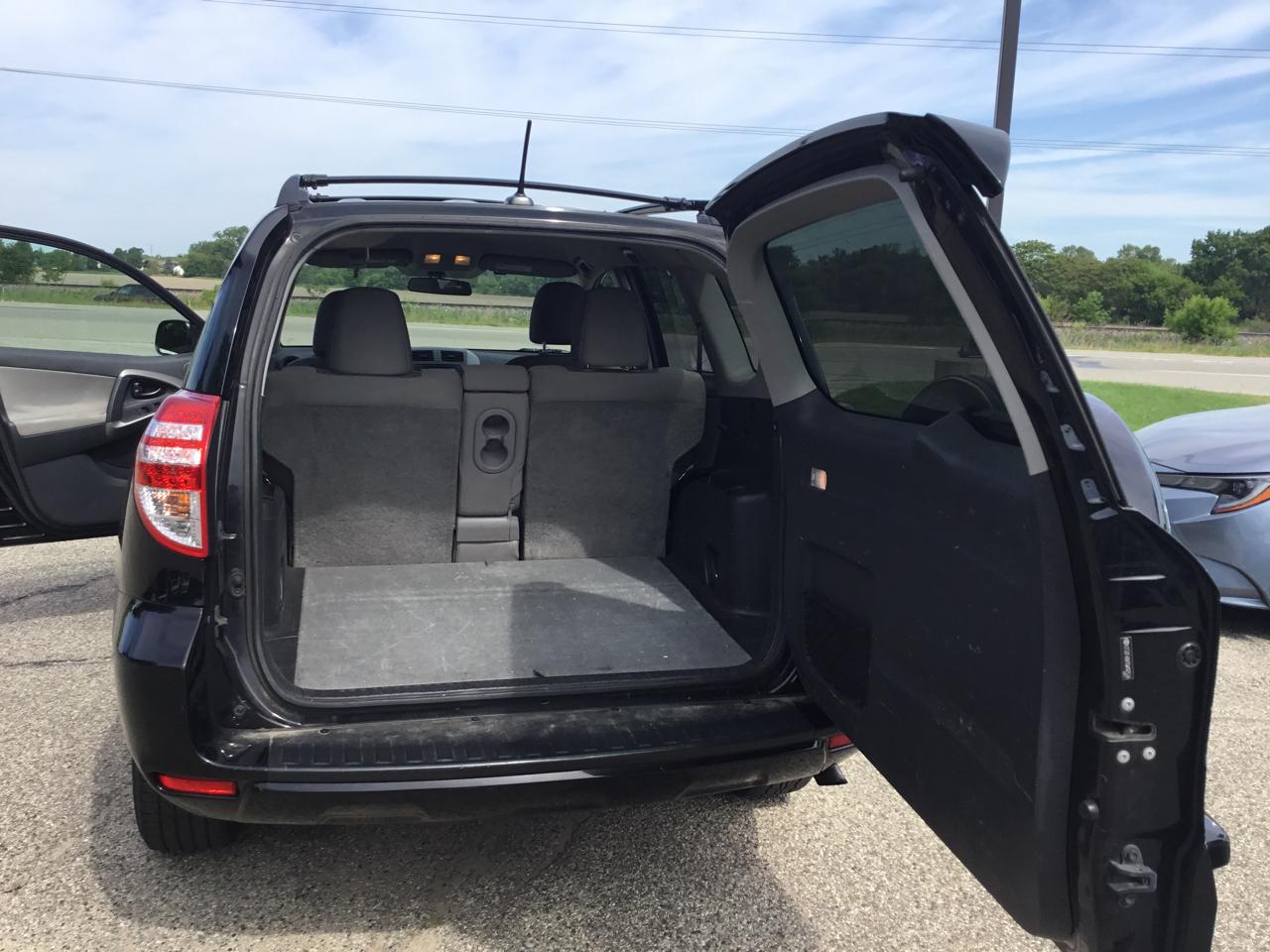 Toyota RAV4 FWD 4dr I4 (Natl) 2012