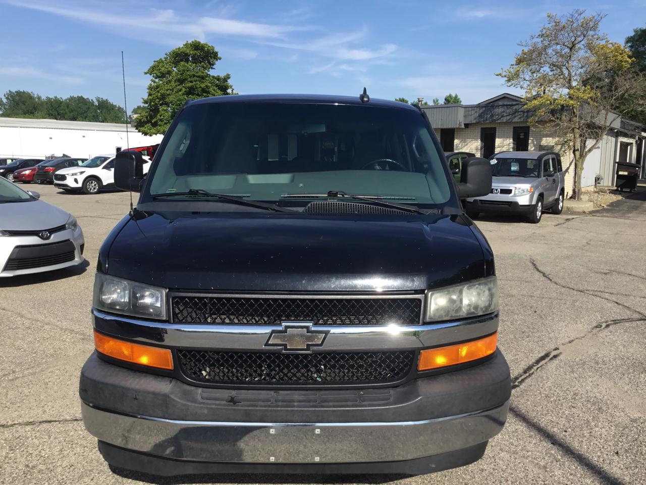Chevrolet Express Passenger RWD 2500 135" LT 2017