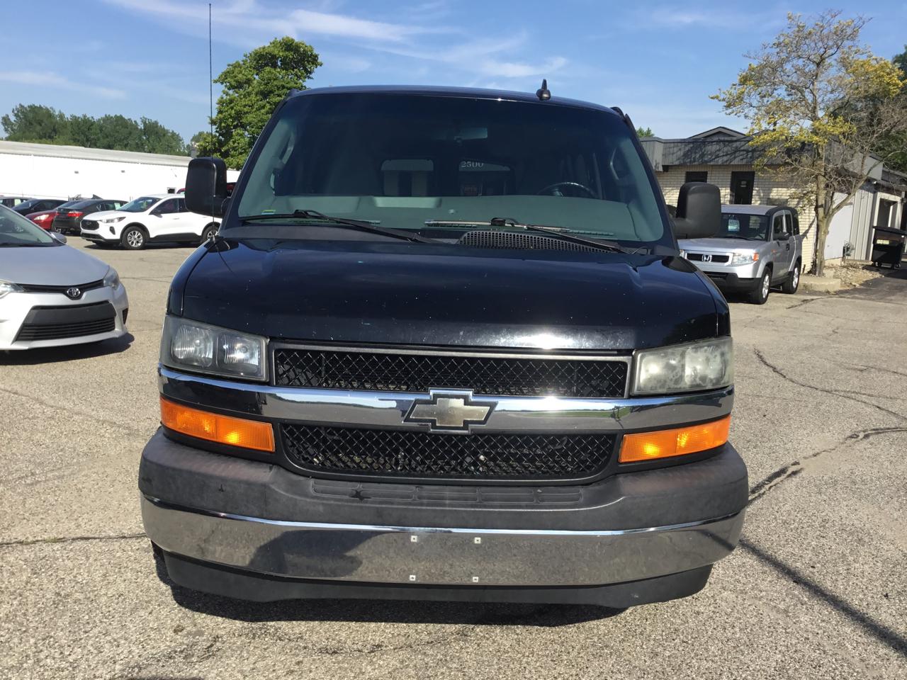 Chevrolet Express Passenger RWD 2500 135" LT 2017