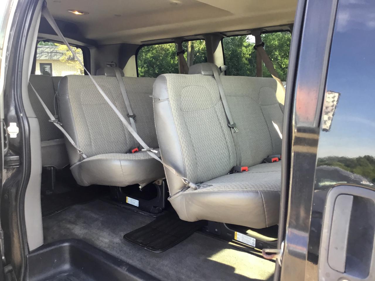 Chevrolet Express Passenger RWD 2500 135" LT 2017