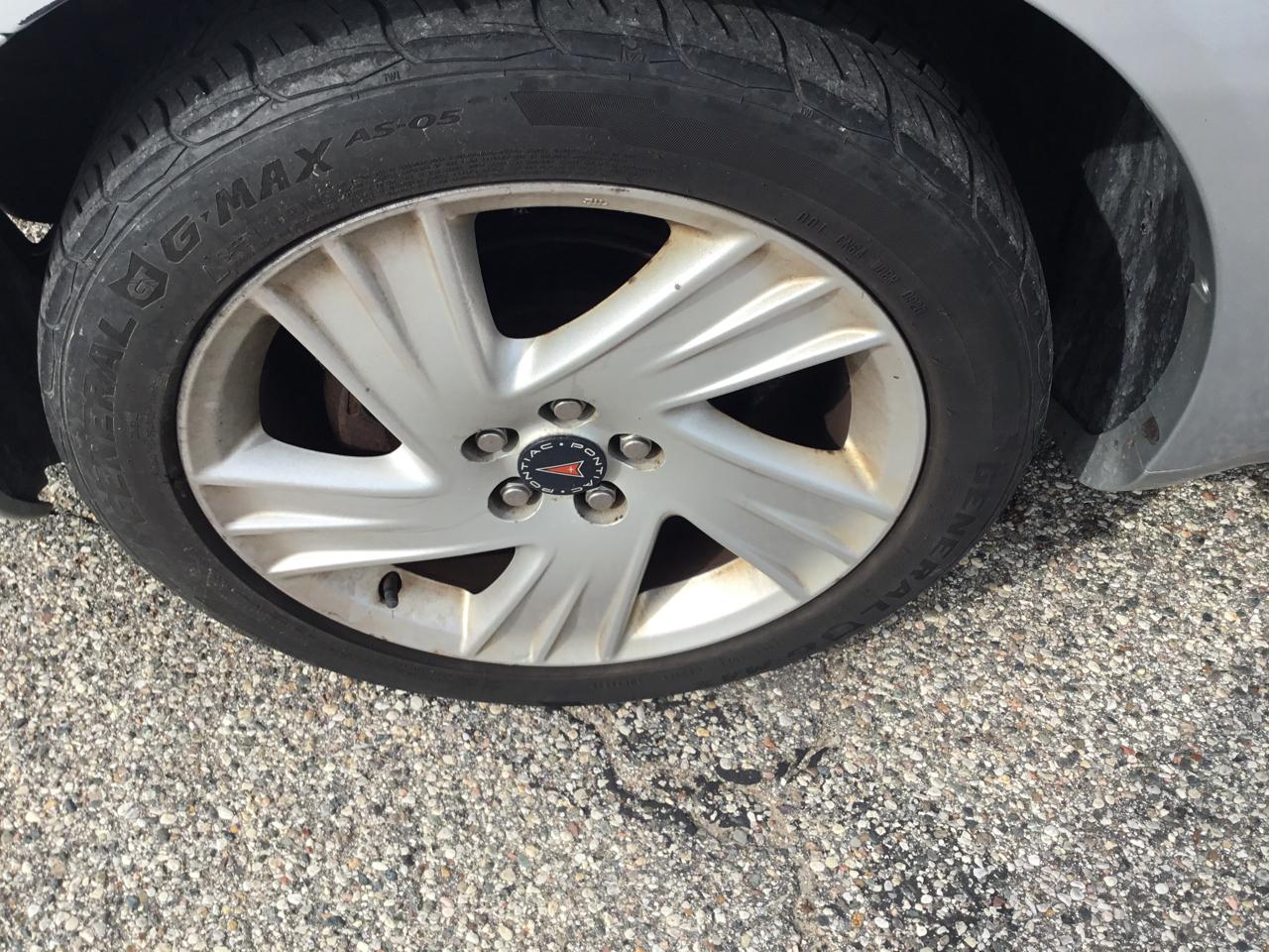 Pontiac Vibe 4dr HB 2005