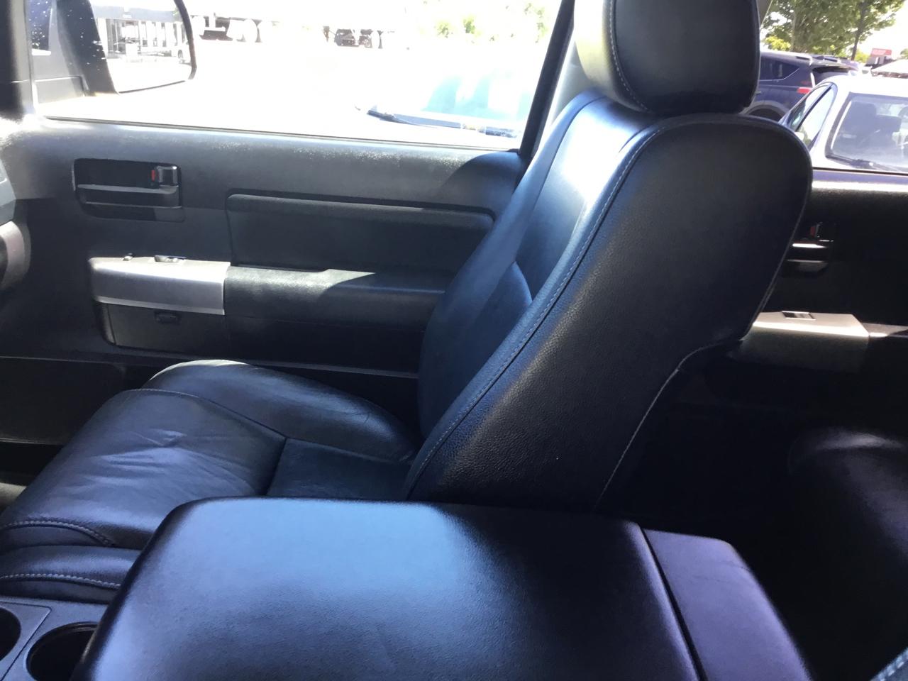 Toyota Sequoia TRD Sport 4WD (Natl) 2019