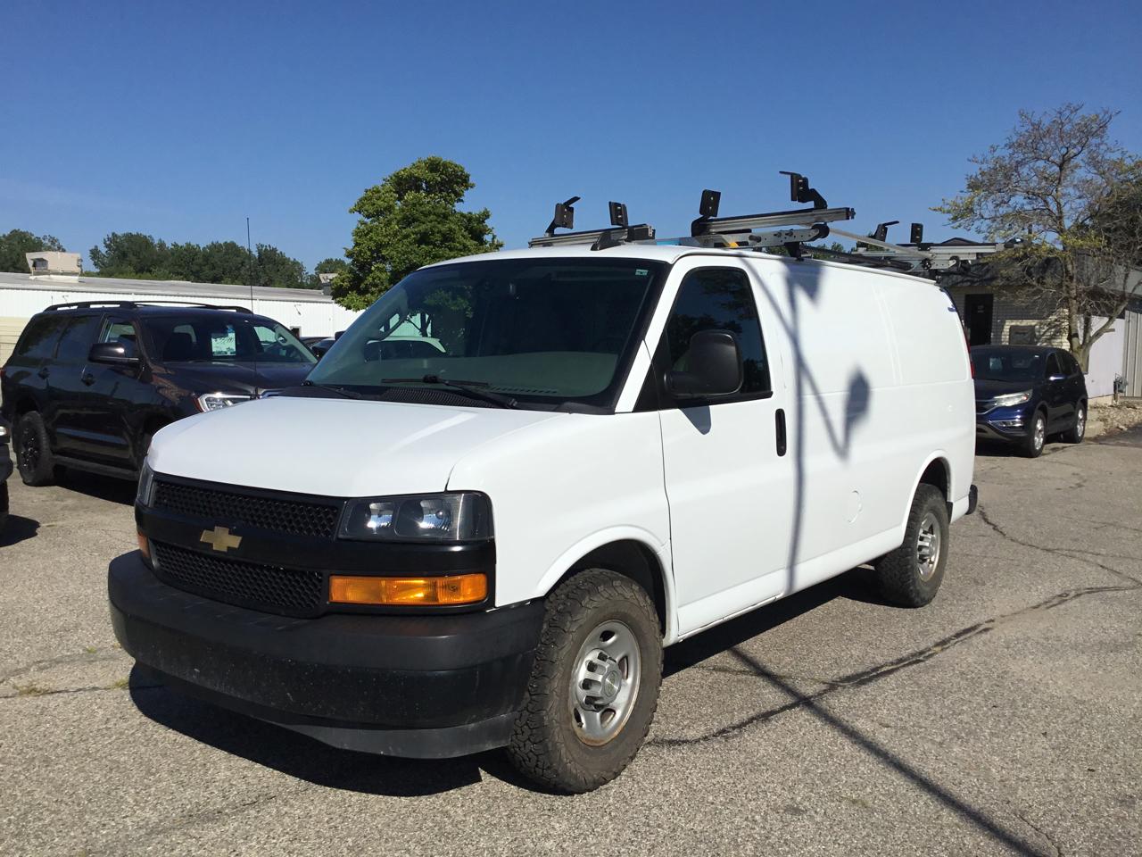 Chevrolet Express Cargo Van RWD 2500 135" 2020
