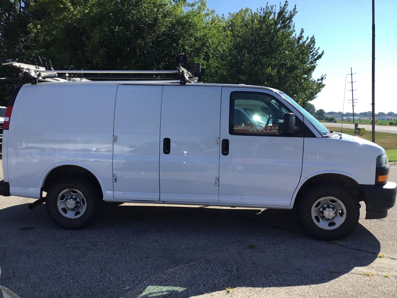 Chevrolet Express Cargo Van RWD 2500 135" 2020