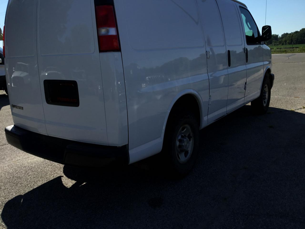 Chevrolet Express Cargo Van RWD 2500 135" 2020