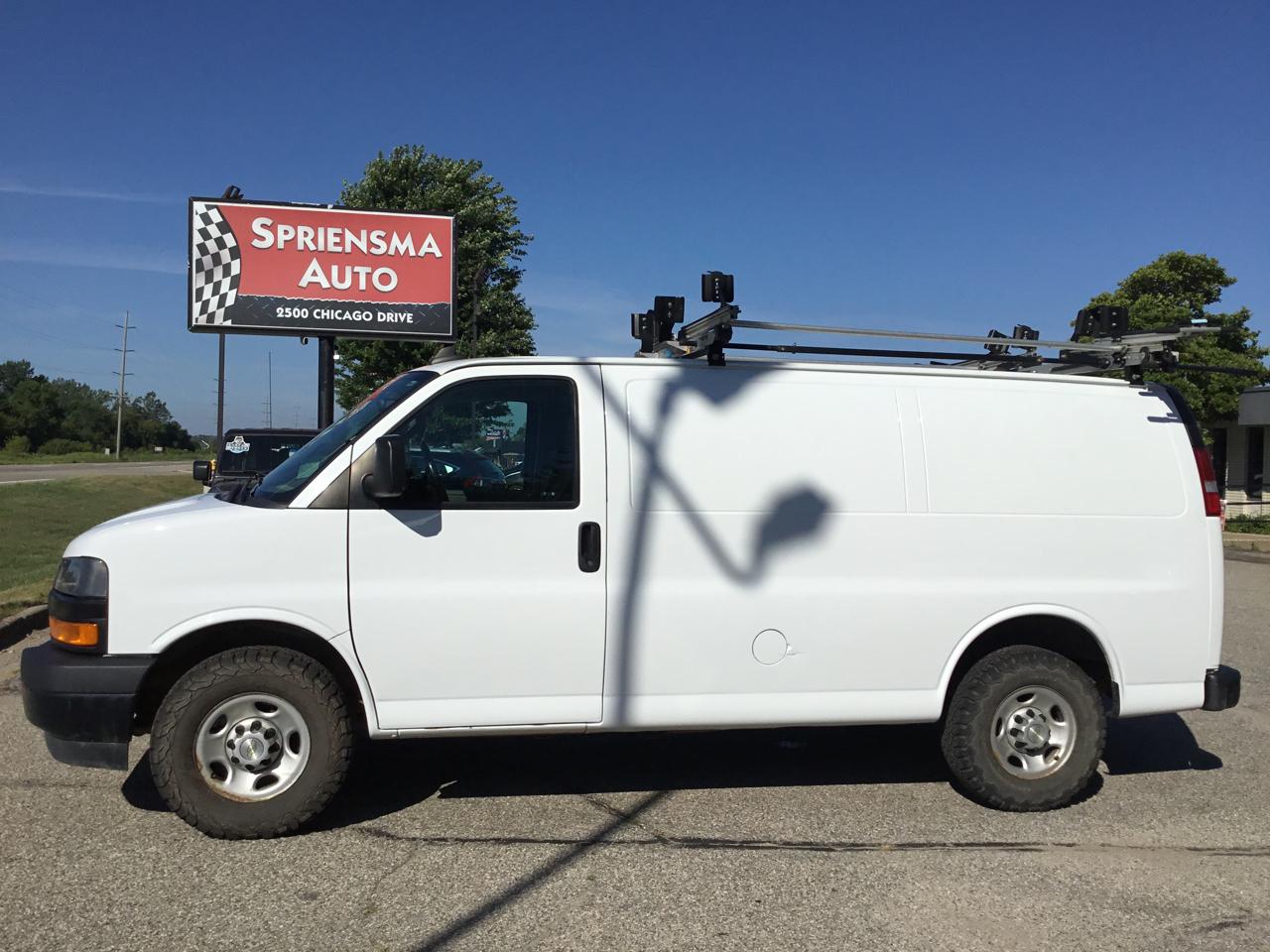 Chevrolet Express Cargo Van RWD 2500 135" 2020