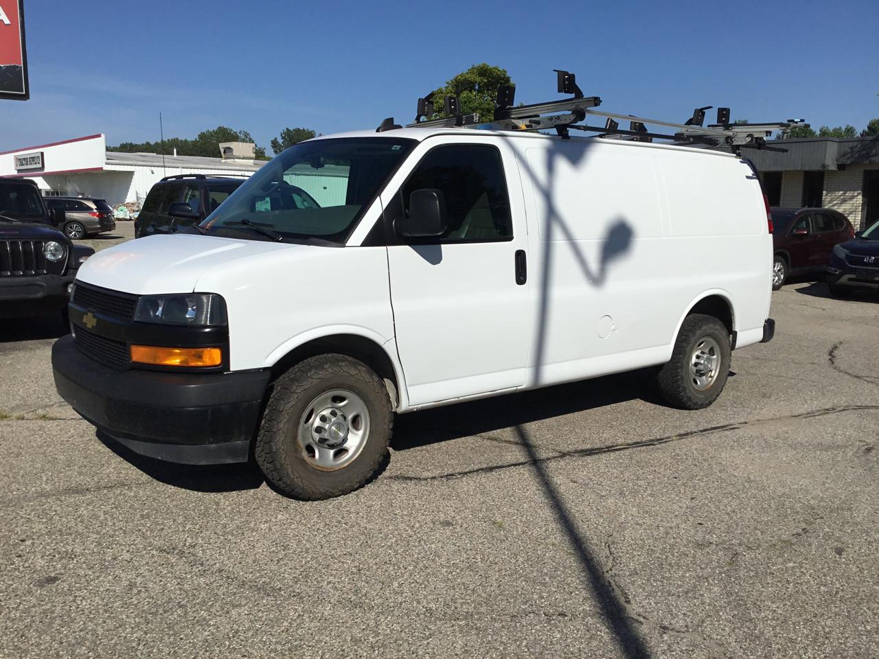 Chevrolet Express Cargo Van RWD 2500 135" 2020