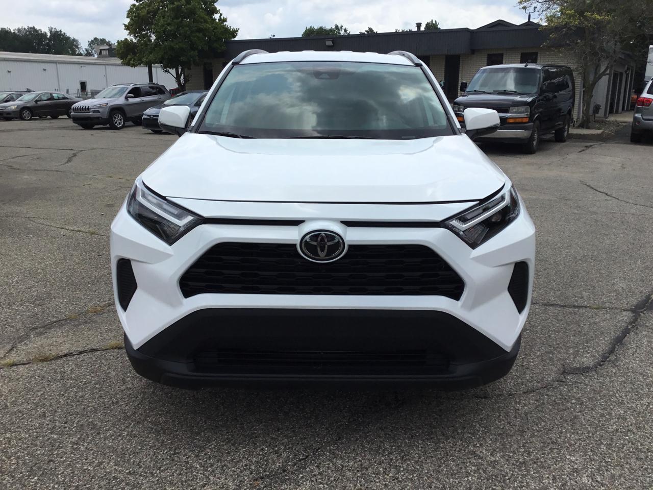 Toyota RAV4 XLE AWD (Natl) 2025