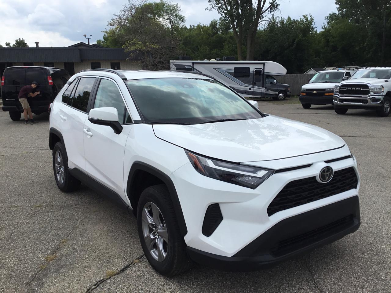 Toyota RAV4 XLE AWD (Natl) 2025