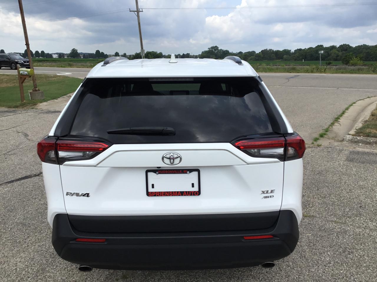 Toyota RAV4 XLE AWD (Natl) 2025