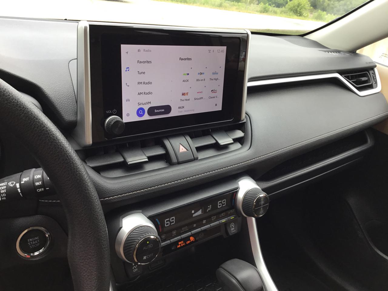 Toyota RAV4 XLE AWD (Natl) 2025