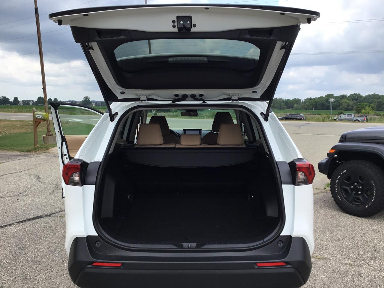 Toyota RAV4 XLE AWD (Natl) 2025