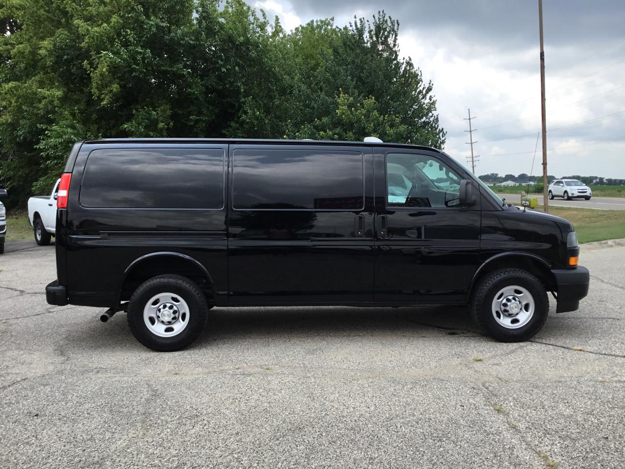 Chevrolet Express Cargo Van RWD 2500 135" 2021
