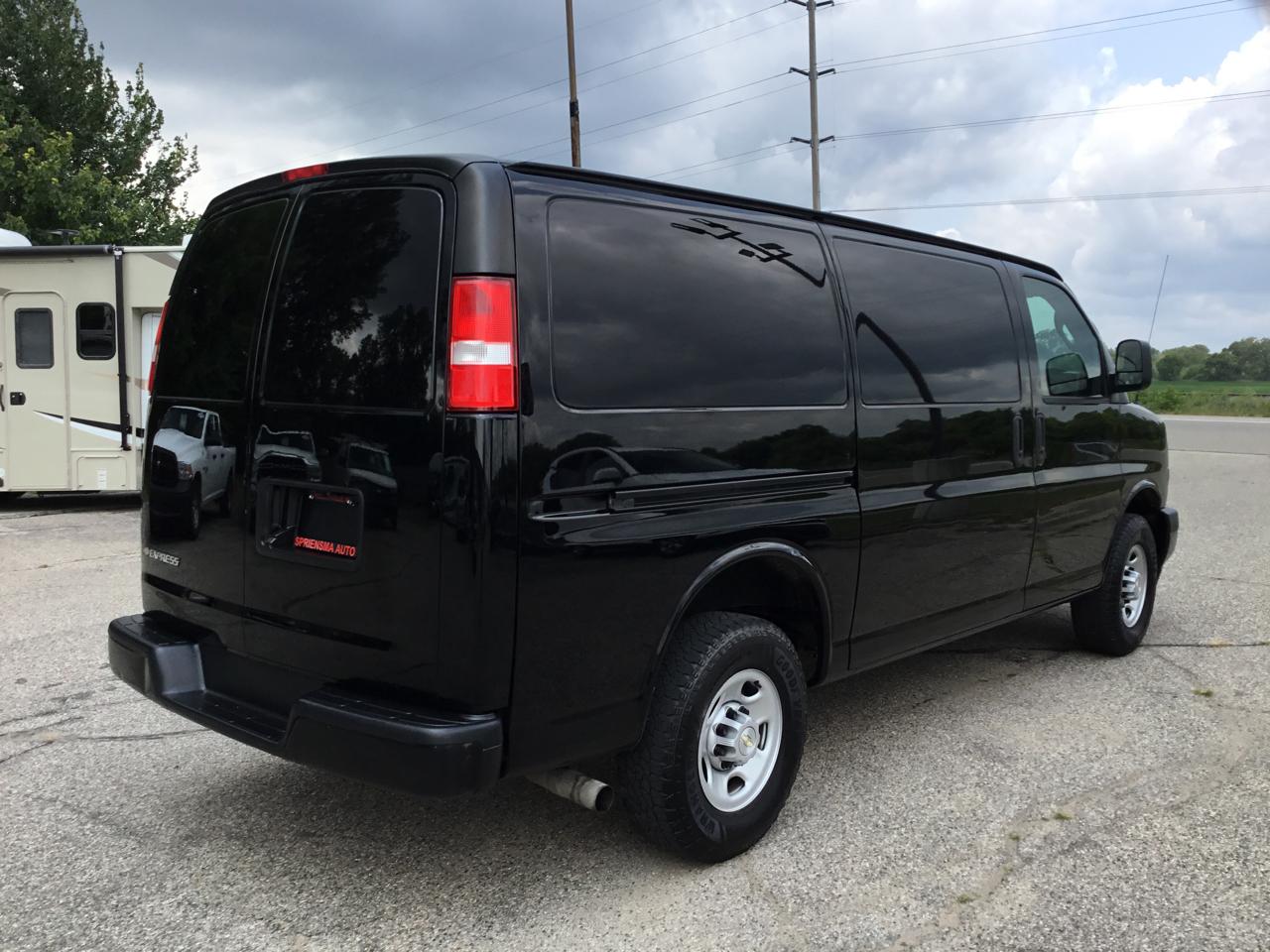 Chevrolet Express Cargo Van RWD 2500 135" 2021