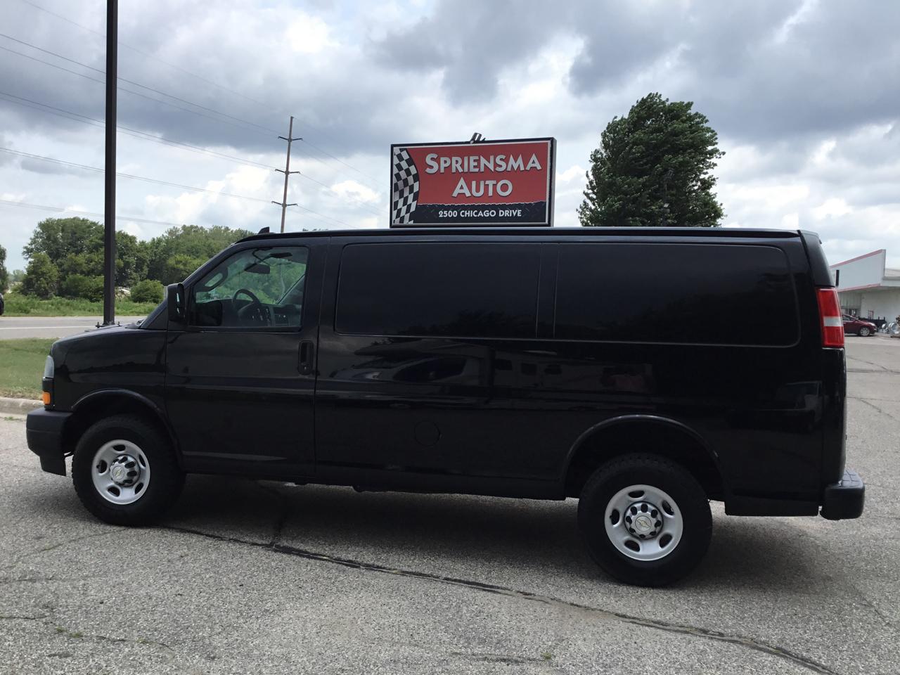 Chevrolet Express Cargo Van RWD 2500 135" 2021