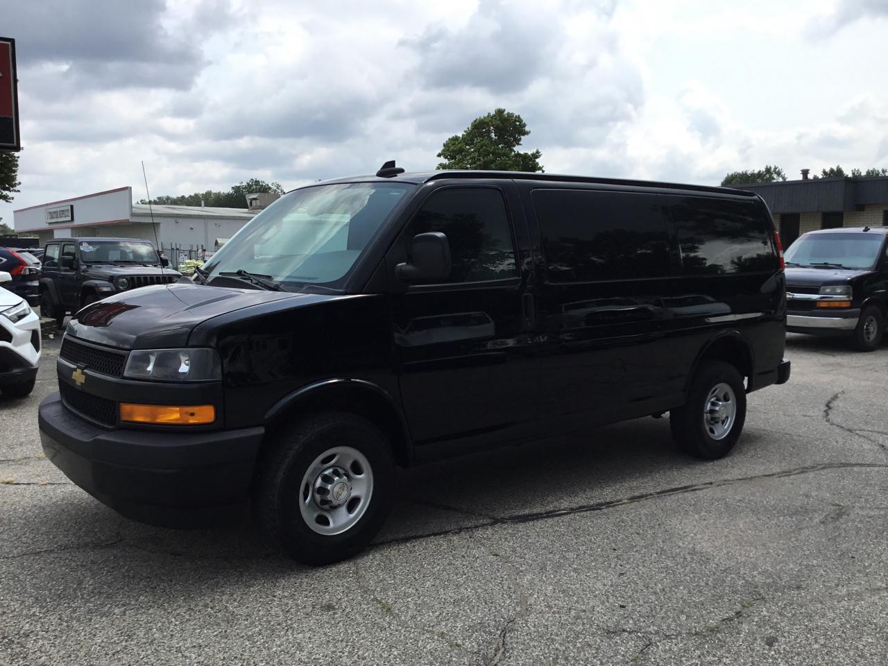 Chevrolet Express Cargo Van RWD 2500 135" 2021