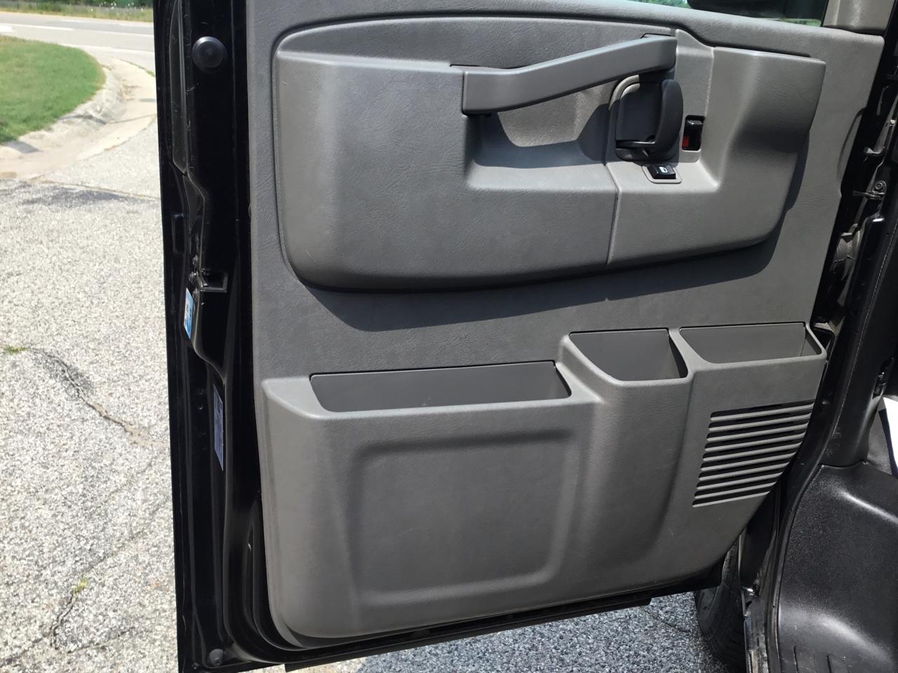 Chevrolet Express Cargo Van RWD 2500 135" 2021