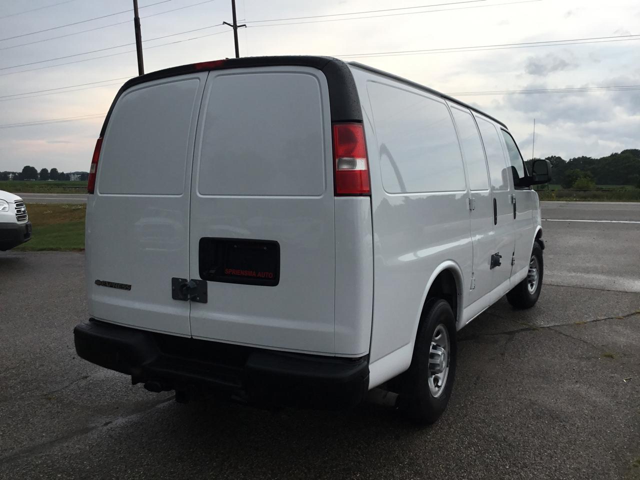Chevrolet Express Cargo Van RWD 2500 135" 2019