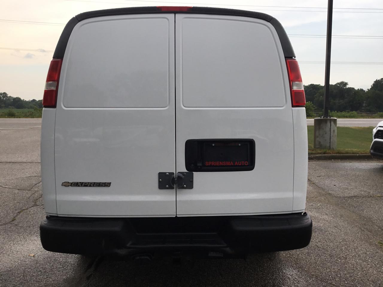 Chevrolet Express Cargo Van RWD 2500 135" 2019
