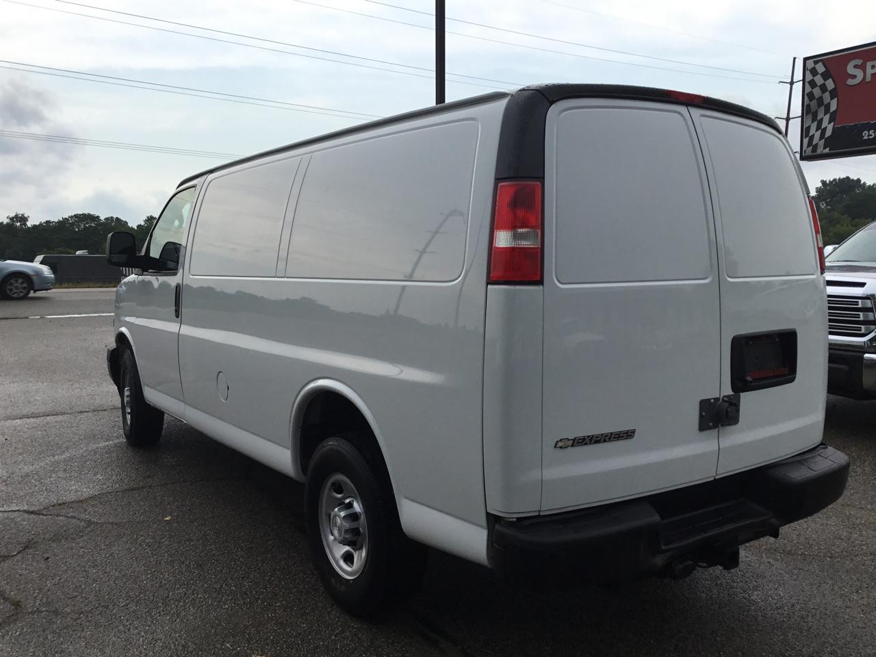 Chevrolet Express Cargo Van RWD 2500 135" 2019