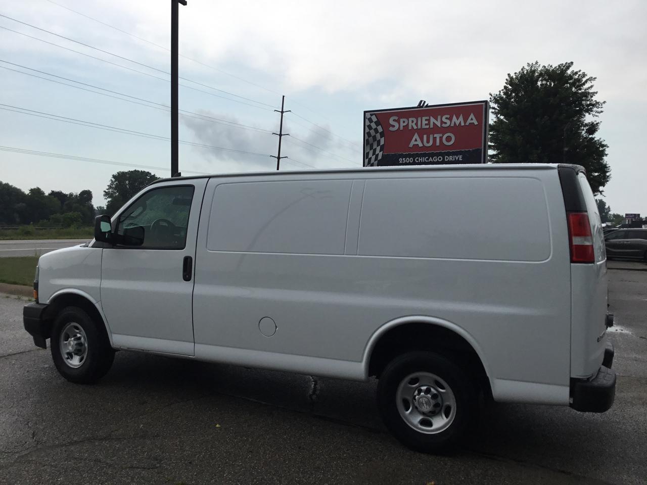 Chevrolet Express Cargo Van RWD 2500 135" 2019