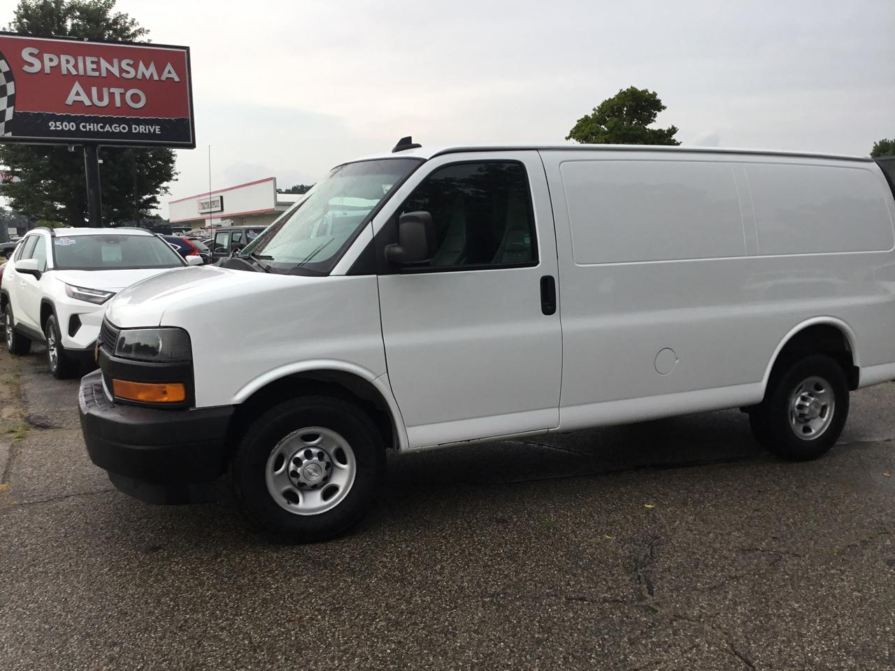 Chevrolet Express Cargo Van RWD 2500 135" 2019