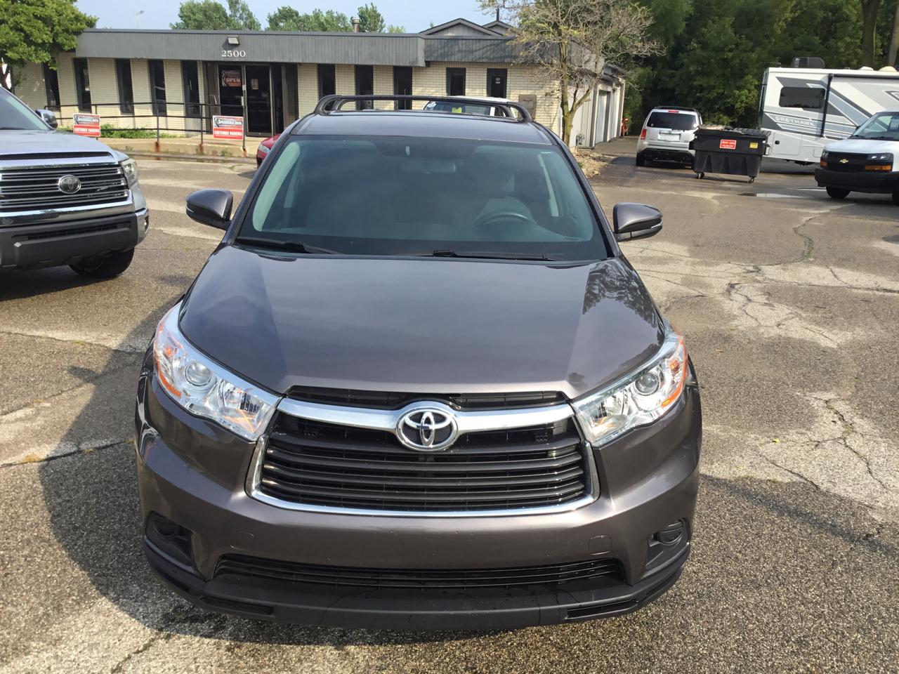 Toyota Highlander AWD 4dr V6 LE (Natl) 2015