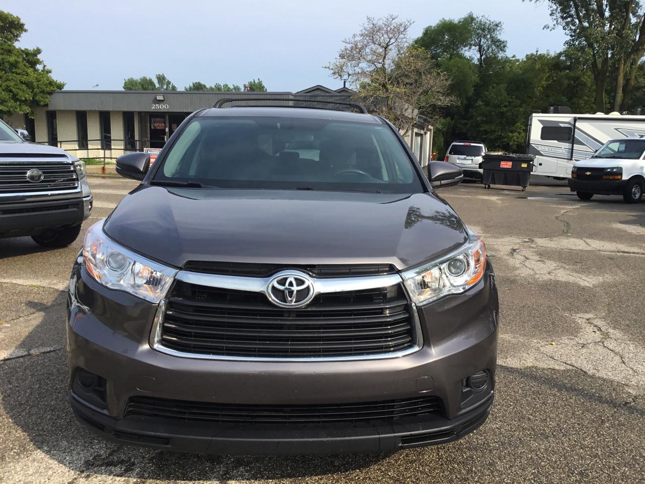 Toyota Highlander AWD 4dr V6 LE (Natl) 2015