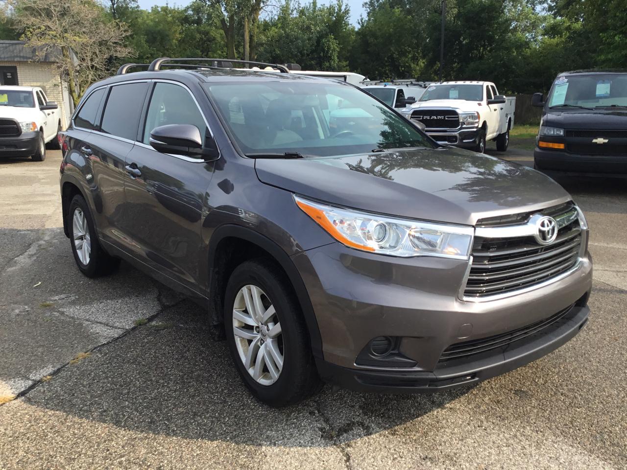 Toyota Highlander AWD 4dr V6 LE (Natl) 2015