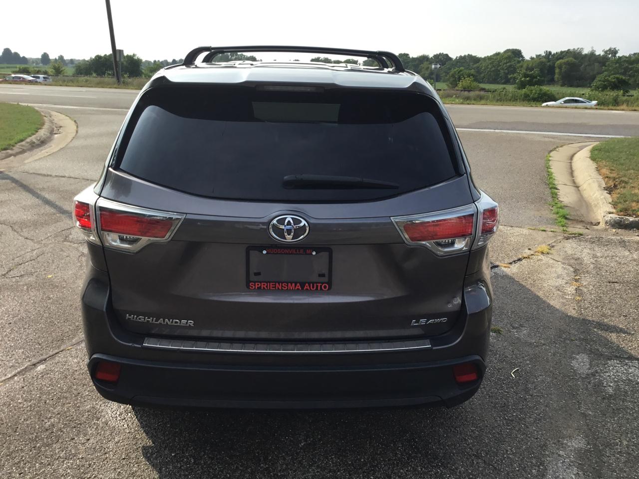 Toyota Highlander AWD 4dr V6 LE (Natl) 2015