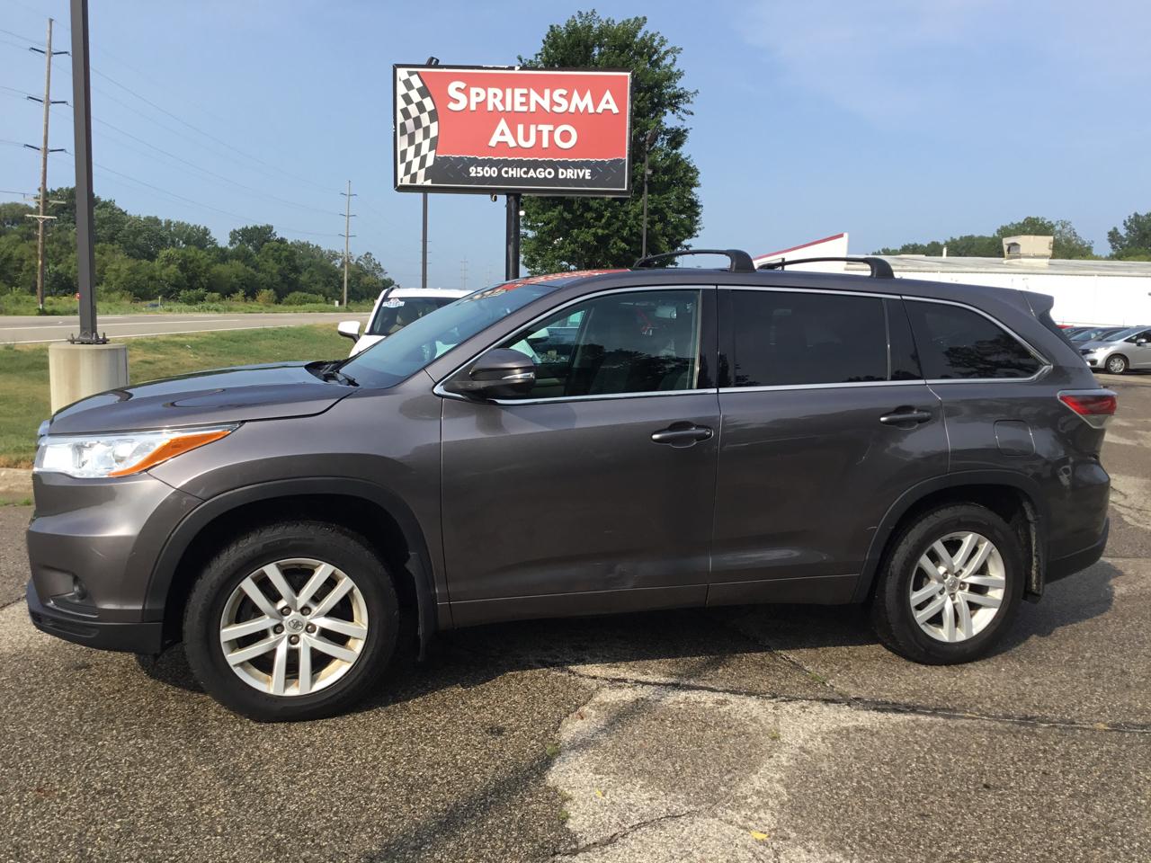 Toyota Highlander AWD 4dr V6 LE (Natl) 2015