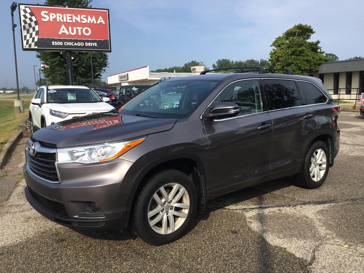 Toyota Highlander AWD 4dr V6 LE (Natl) 2015