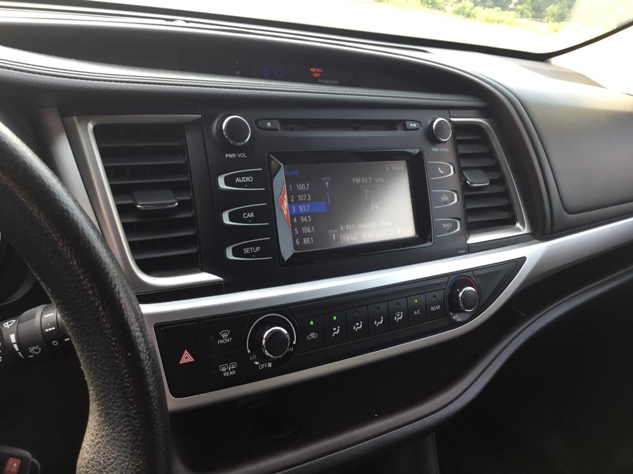 Toyota Highlander AWD 4dr V6 LE (Natl) 2015