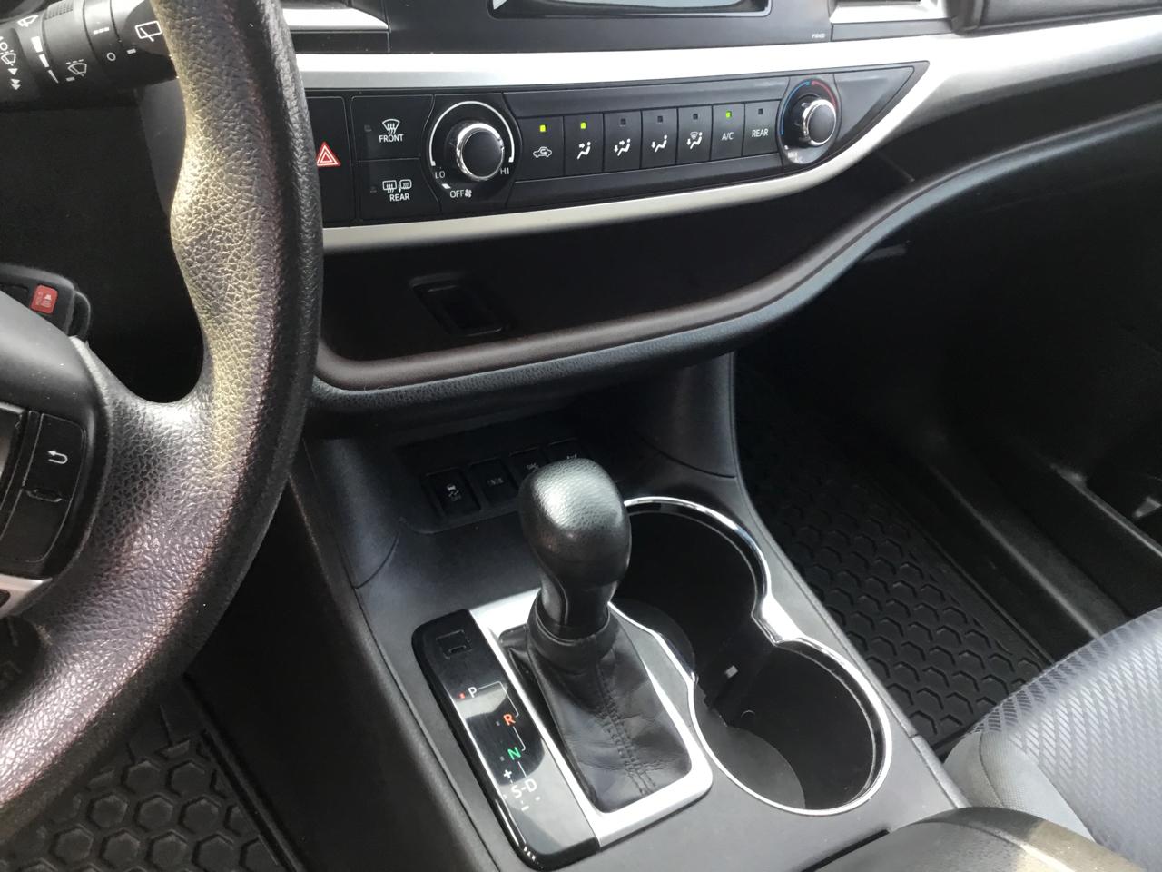 Toyota Highlander AWD 4dr V6 LE (Natl) 2015