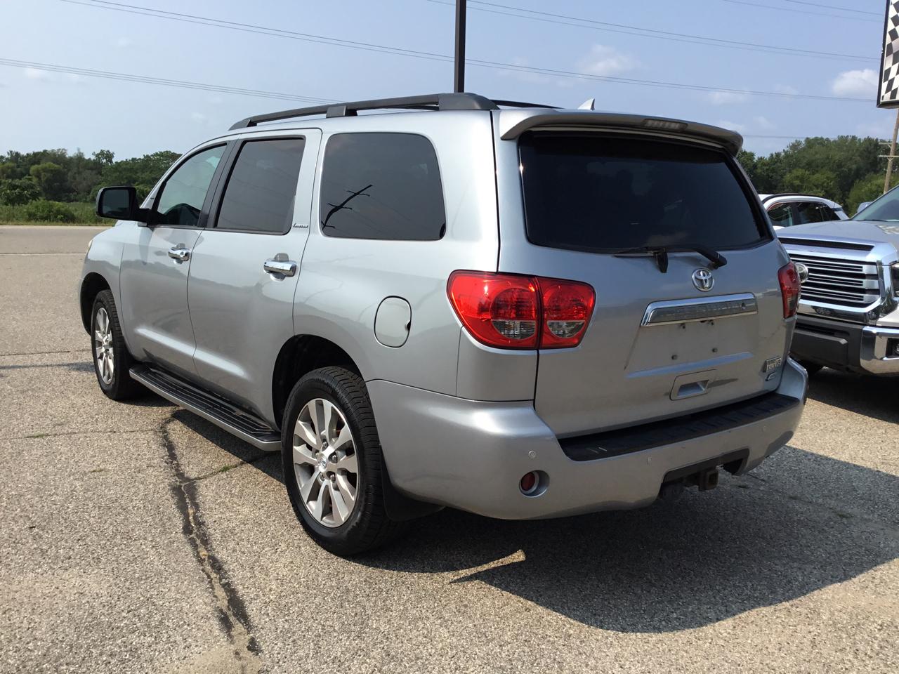 Toyota Sequoia 4WD 5.7L FFV Limited (Natl) 2016