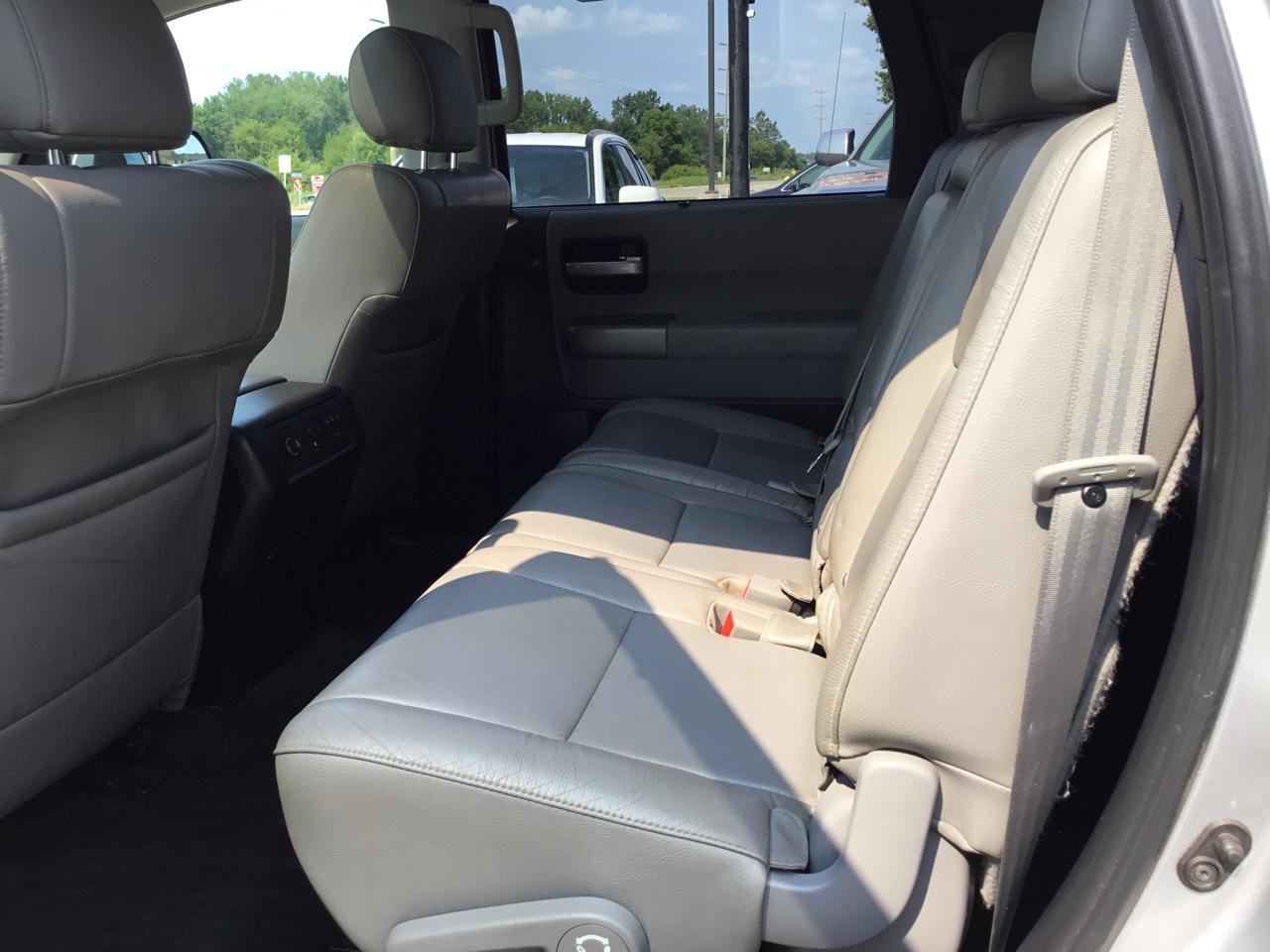 Toyota Sequoia 4WD 5.7L FFV Limited (Natl) 2016